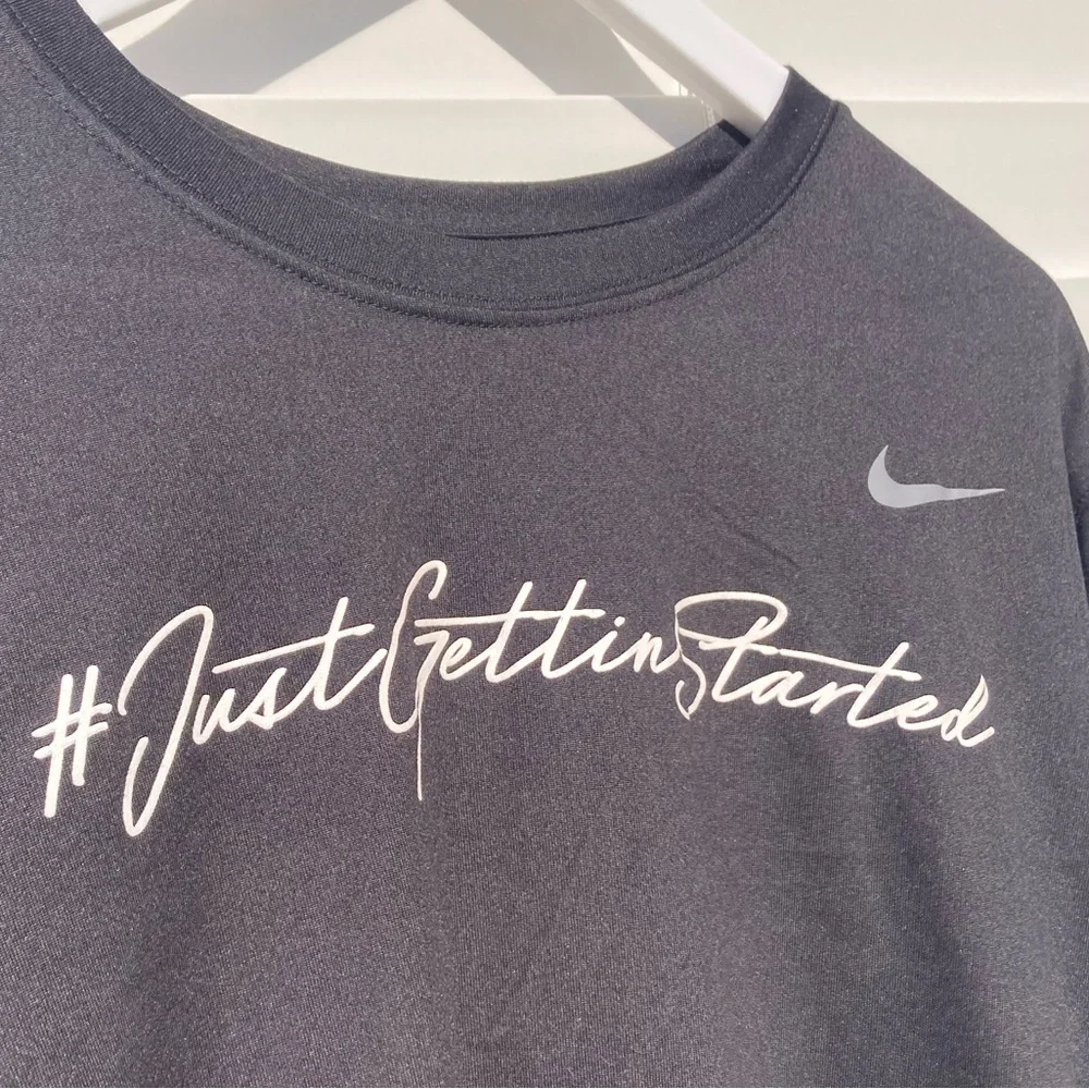 NIKE - Just Getting Started Long Sleeve Dri-FIT T-Shirt - XL